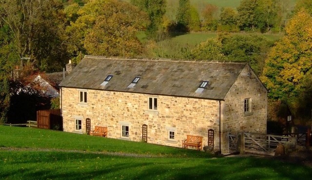 Charming Barn in Hope Valley - The Heart of the Peak District. Sleeps 7