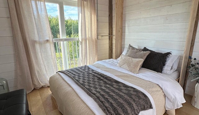 Charming barn loft on Qu'Appelle area farm with AC
