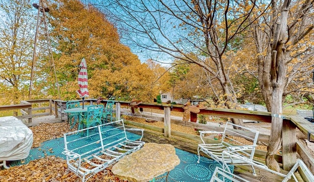 Charming barn-turned-home with hot tub & W/D - quiet location & dog-friendly