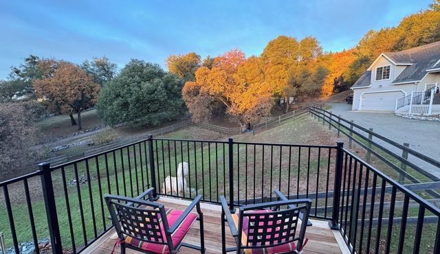 Charming barnloft on small horse ranch in Beautiful Cool CA