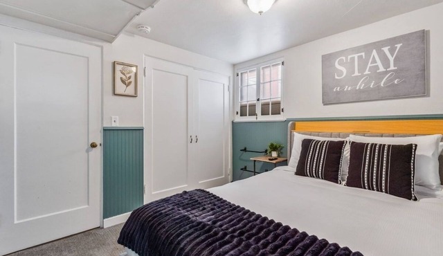 Charming Basement Apt | Steps to Co-Op & Downtown