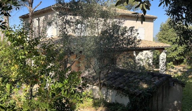 Charming Bastide near Montpellier with swimming pool