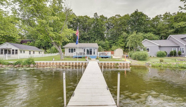 Charming Battle Creek Cottage w/Dock!