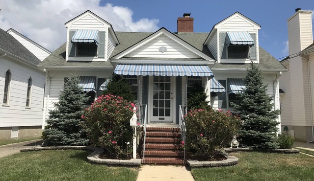Charming Bay Head House.
