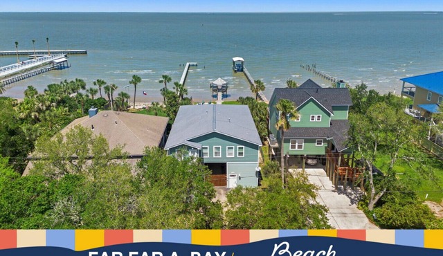Charming Bayfront Home w/Pool, Pier, and Firepit