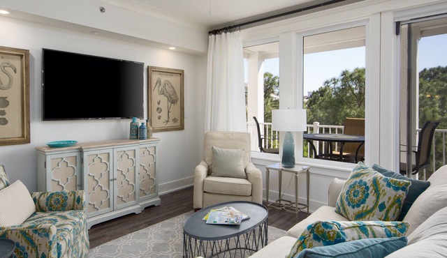 Charming Baytowne Wharf Condo in Sandestin Resort! Pool/Hot Tub, Tram,Balcony
