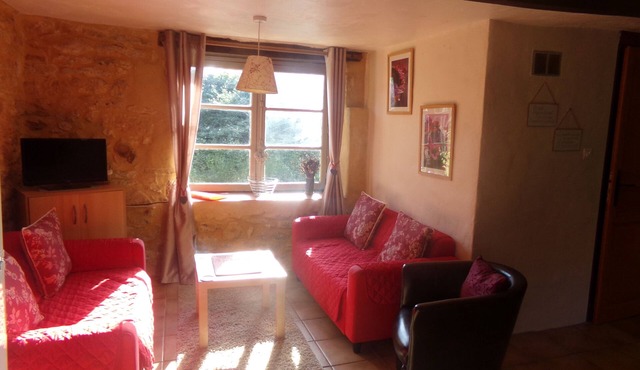 Charming beautiful setting, heated pool close to Sarlat/Rocamadour