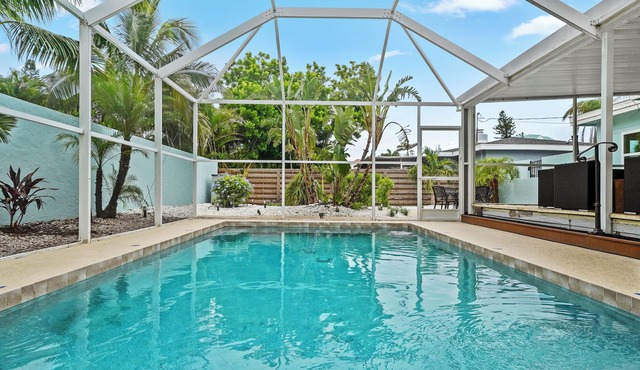 Charming Beach Bungalow with Private Pool and steps away from the Beach!