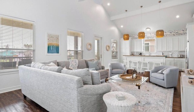 Charming Beach Home Near Beach & Pier with Deck