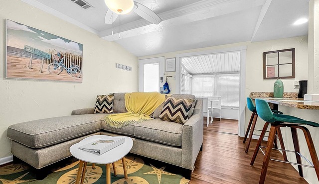 Charming Beach Rental Walk 2 Beach & Bridge St