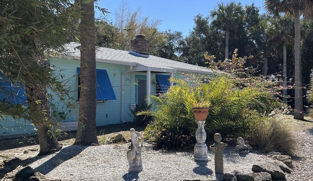 Charming Beachside Cottage in New Smyrna Beach