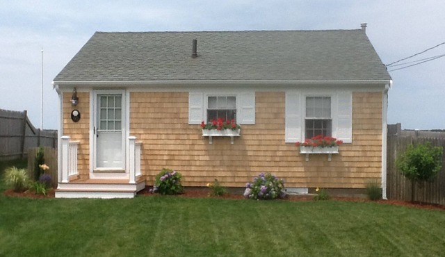 Charming Beachfront Cottage with a Spectacular Private Sandy Beach