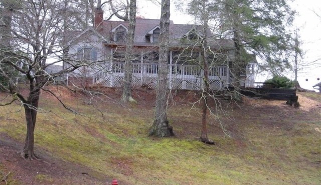 Charming Bear Paw Cabin with Spectacular View of Lake Hiwassee