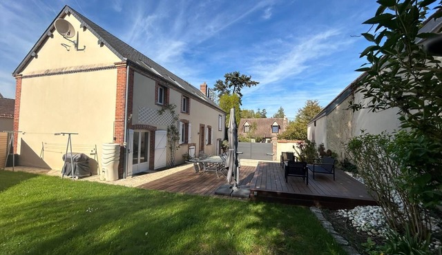 Charming beauceronne farmhouse, peaceful nature and urban amenities in one!