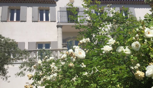 Charming bed and breakfast in Giono country.