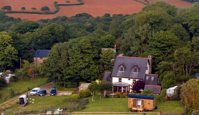 Charming Bed and Breakfast - Demelza Cottage