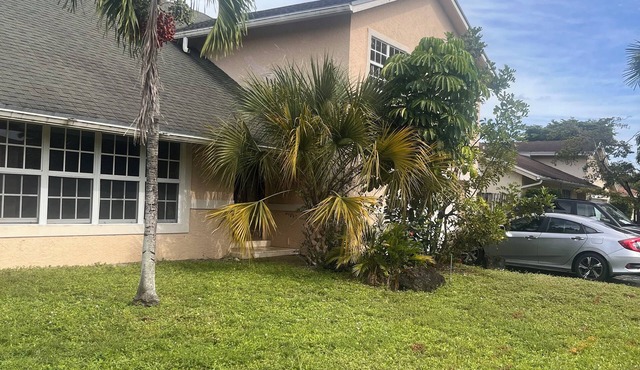 Charming bed & breakfast in Lauderhill.