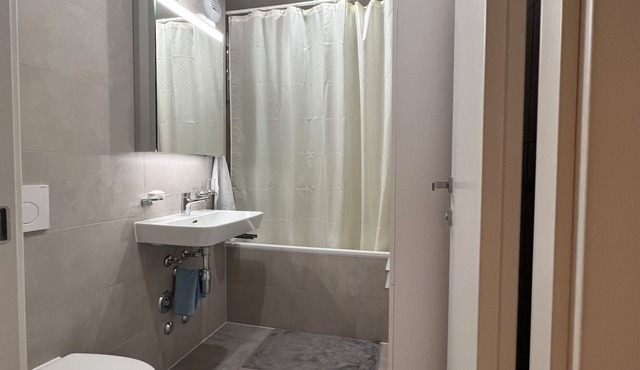 Charming bed & breakfast in delightful Genève with WiFi