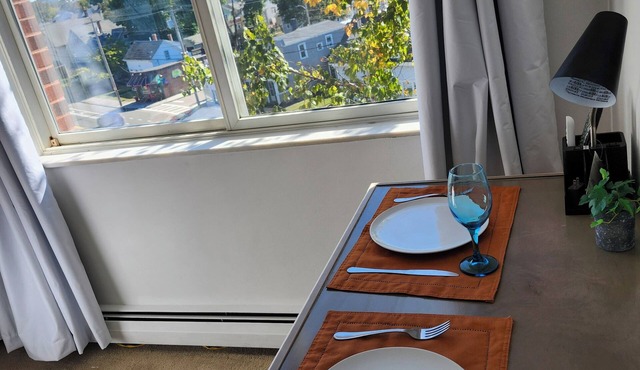 Charming bed & privative bath in Quincy