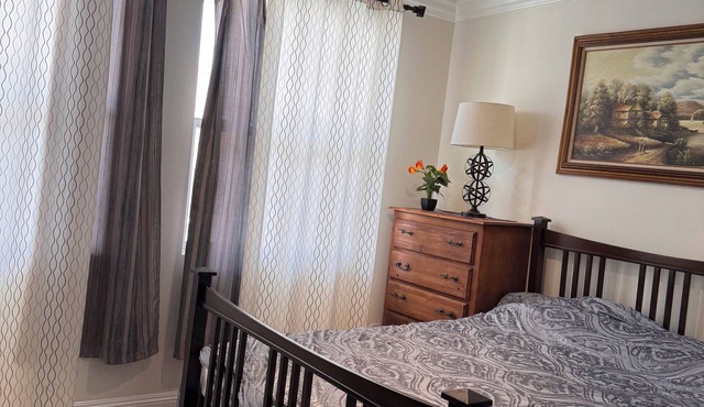 Charming bedroom with private bathroom in Cypress, California with AC, Internet
