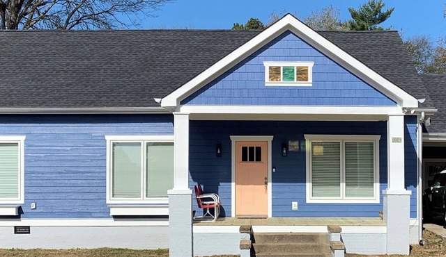 Charming Bell Buckle Bungalow - Steps from The Webb School and Downtown!