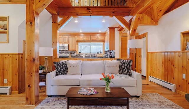 Charming Berkshire Retreat-Minutes to Williamstown