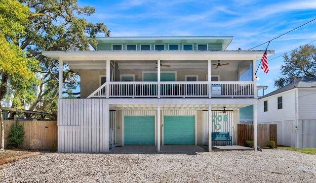 Charming Boho Retreat Located on Tybee's South End | Heated Pool Access