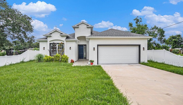 Charming Brand New 3-bedroom house with WiFi and AC in lovely Tampa