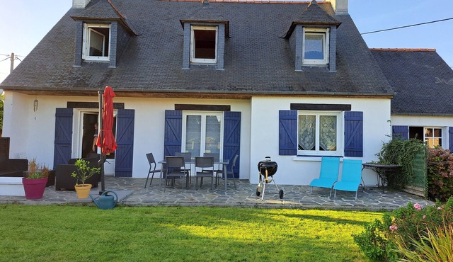 Charming Breton home, close to Paimpol and the pink granite beaches.