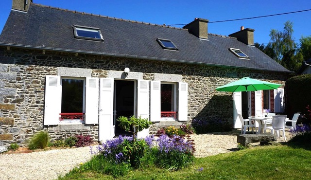 Charming Breton House near Petit Havre Beach