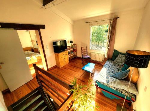 Charming brickyard cottage near a lock