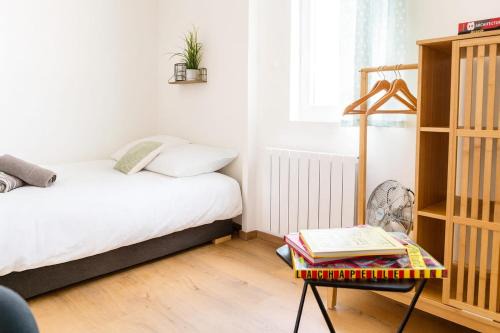 Charming bright studio Bellecombe district Lyon 6th