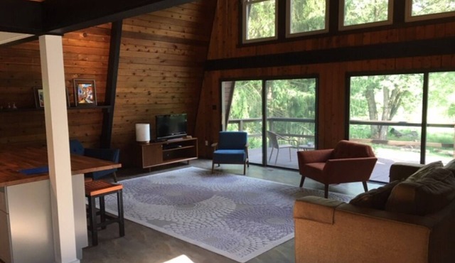 Charming British Columbia chalet close to Yellow Springs, Clifton and Cedarville