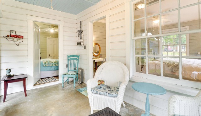 Charming Bryan Home - 3 Mi to Kyle Field!