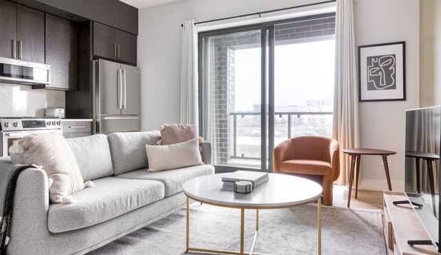Charming Bucktown 2BR nr I-90, by Blueground