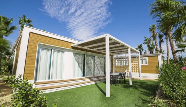 Charming Bungalow for 2 with Terrace