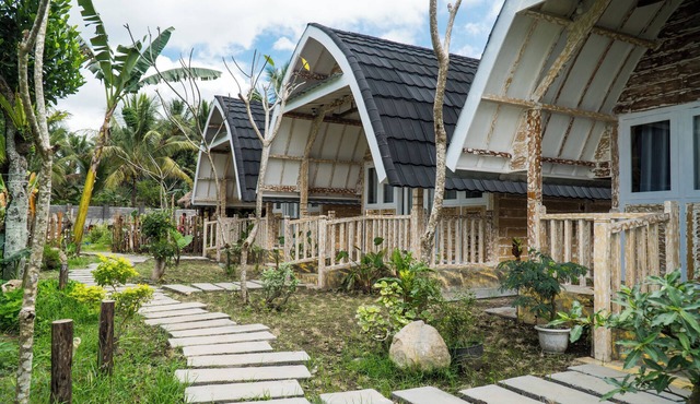 Charming bungalow in lovely Lombok ,Nusa Tenggara Bar. with WiFi, AC