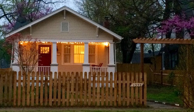 Charming Bungalow In The Heart Of Springfield