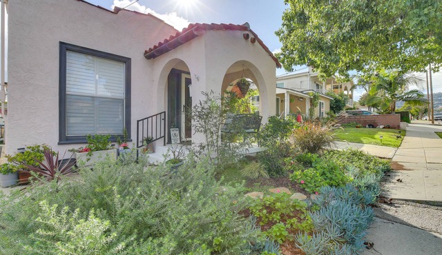 Charming Bungalow Near LA Waterfront & Beaches