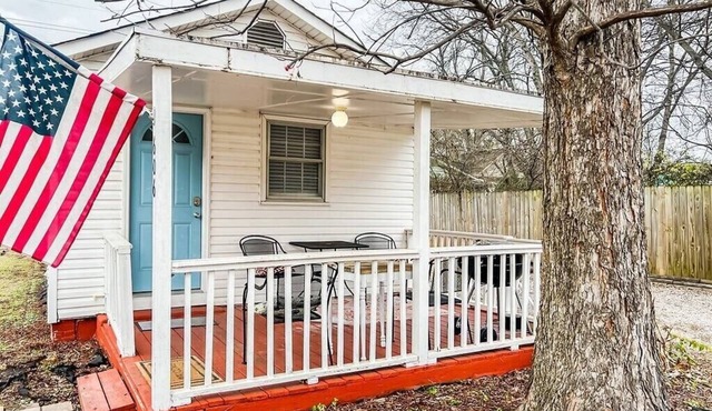 Charming Bungalow Northeast Nook