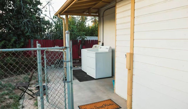 Charming bungalow with AC and WiFi in soothing Loma Linda