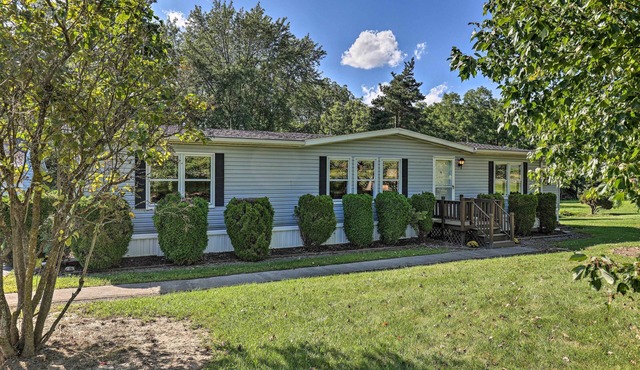 Charming Burdett Home with Grill, Gazebo + Yard
