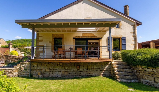 Charming countryside house with terrace and large outdoor area