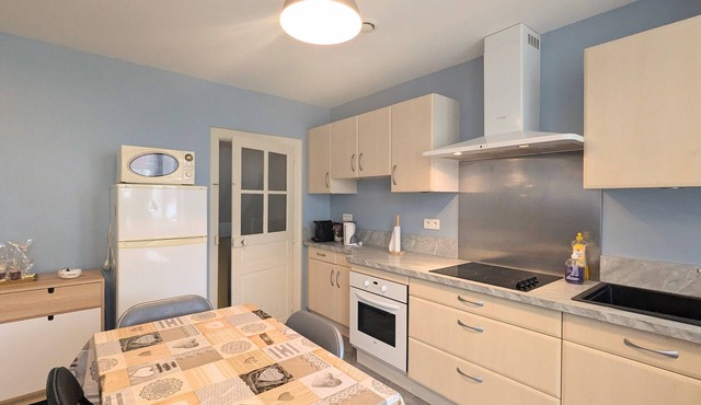 Charming cottage in Creuse Valley with private garden and parking