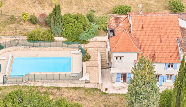 Charming Cottage in the Heart of Périgord – Pool, Garden, 4 Bedrooms, Close to Brantôme & Outdoor