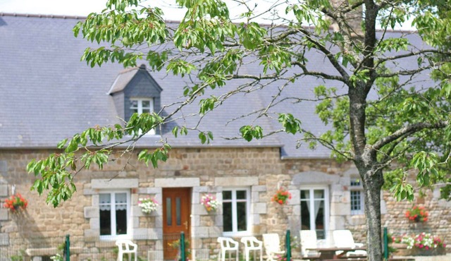 Charming cottage with fireplace and garden in a tranquil setting