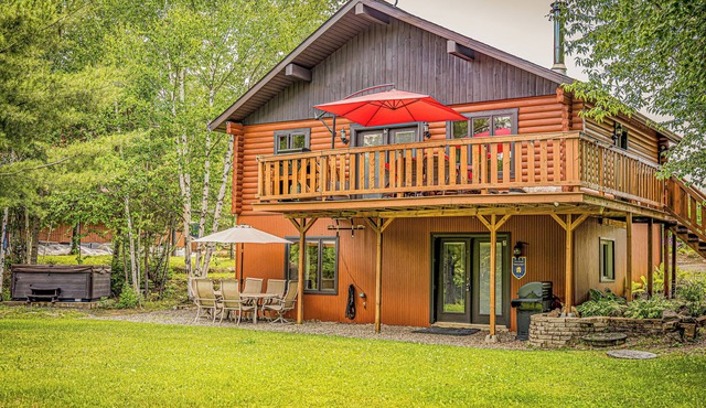 Charming 3-bedroom cottage in fantastic Notre-Dame-de-la-Merci with WiFi, AC