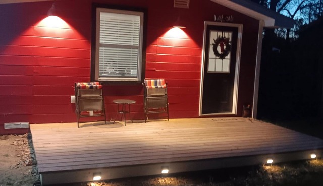Charming cabin 1 mile from Houghton Lake