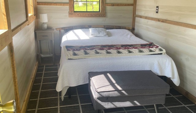 Charming cabin #2 in charming Bakersville