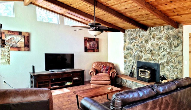 Charming Cabin at Rainbow Lake in Pinetop-Lakeside AZ